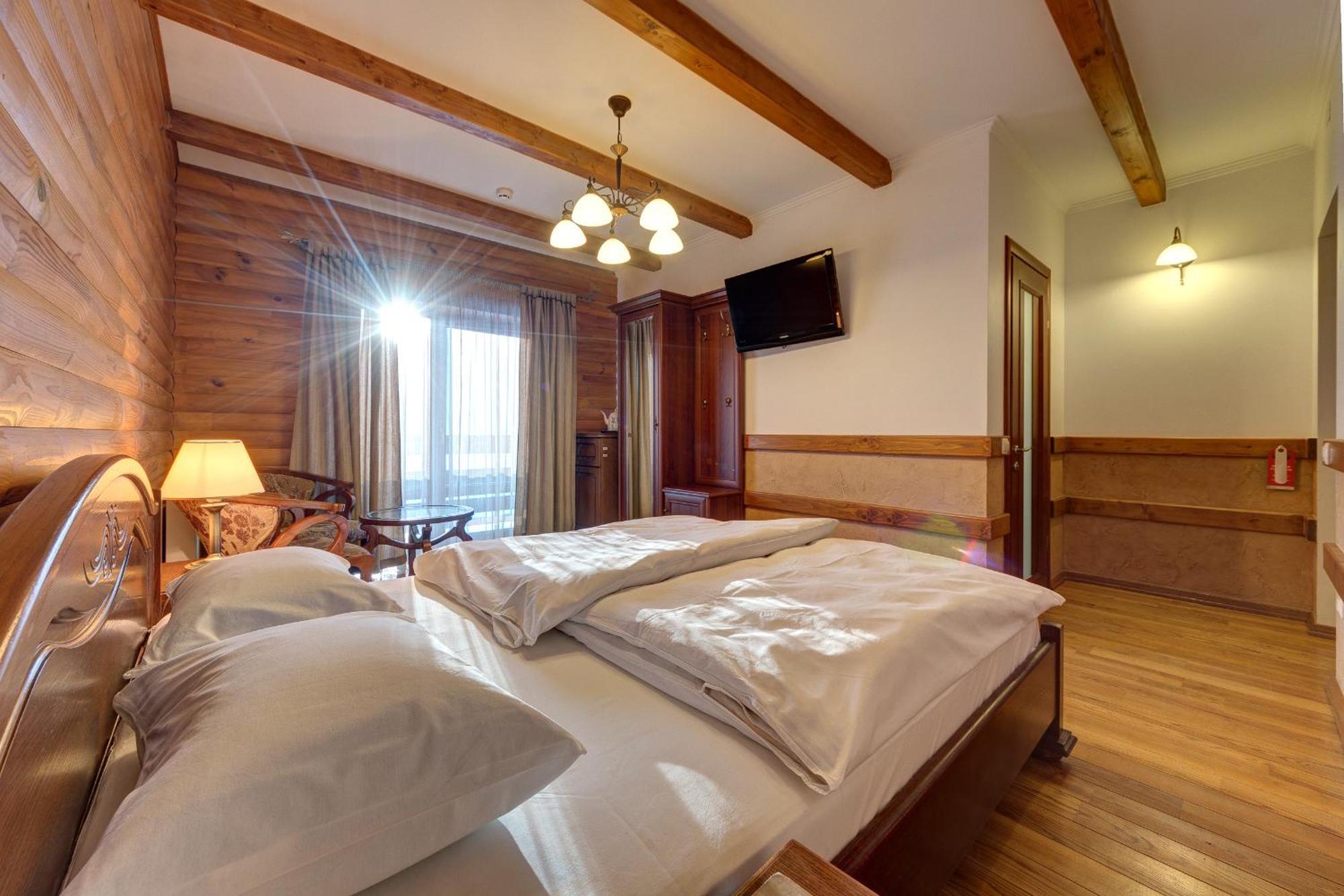 Hotel Perlyna Karpat Буковел Екстериор снимка