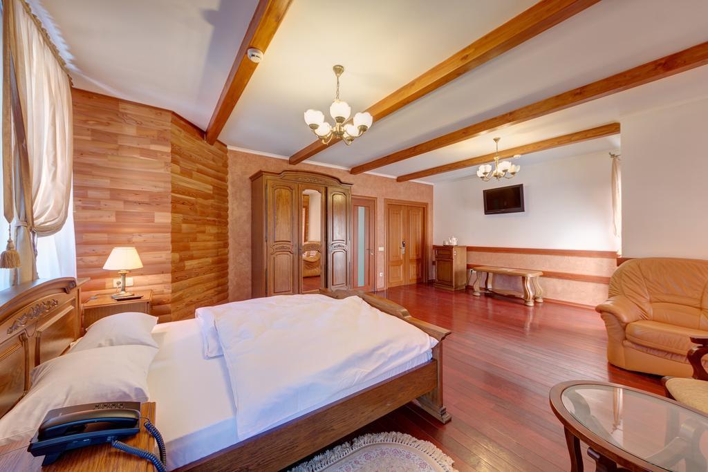 Hotel Perlyna Karpat Буковел Екстериор снимка